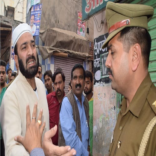 Before the arrival of CM Yogi, broken havoc on meat shops, see photos