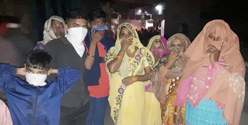 The tear gas rallied, many people including elderly unconscious    