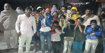 The tear gas rallied, many people including elderly unconscious    