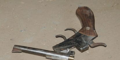 Encounter : Crooks were firing, officers shot