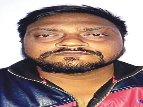 Fake IAS held with two companions in Etawah