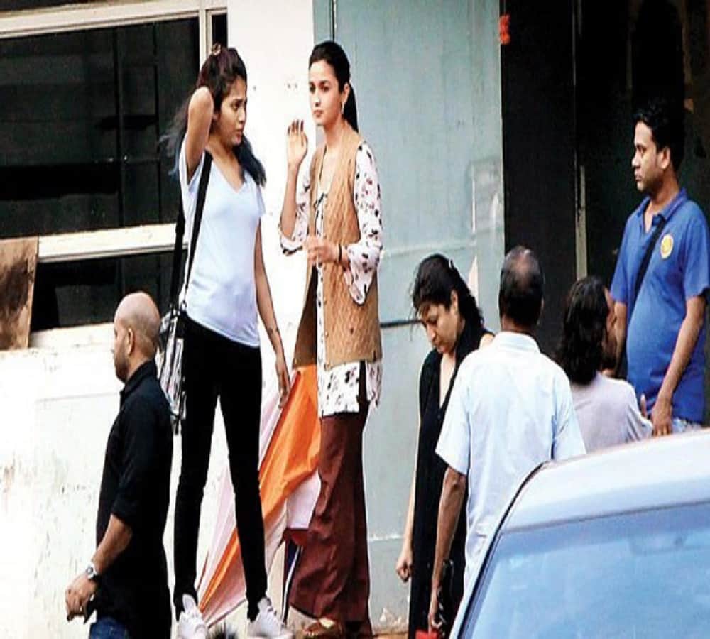 alia bhatt will be seen completely different avatar in raazi