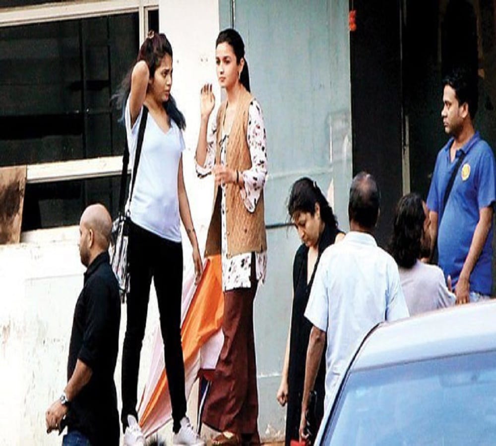 alia bhatt will be seen completely different avatar in raazi