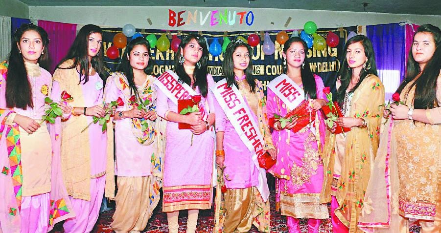 जीवन रेखा नर्सिंग स्कूल में रिचा मल्होत्रा बनी मिस फ्रैशर