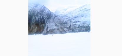 10 cm snow fall recorded in rohtang pass 50 people stuck in snow