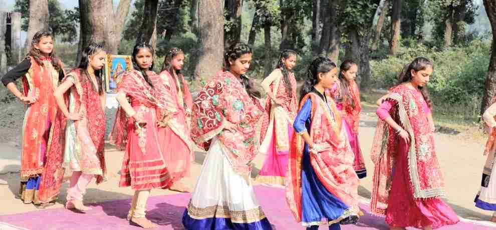 निर्भय और सिमरल को चुना गया सर्वश्रेष्ठ विद्यार्थी