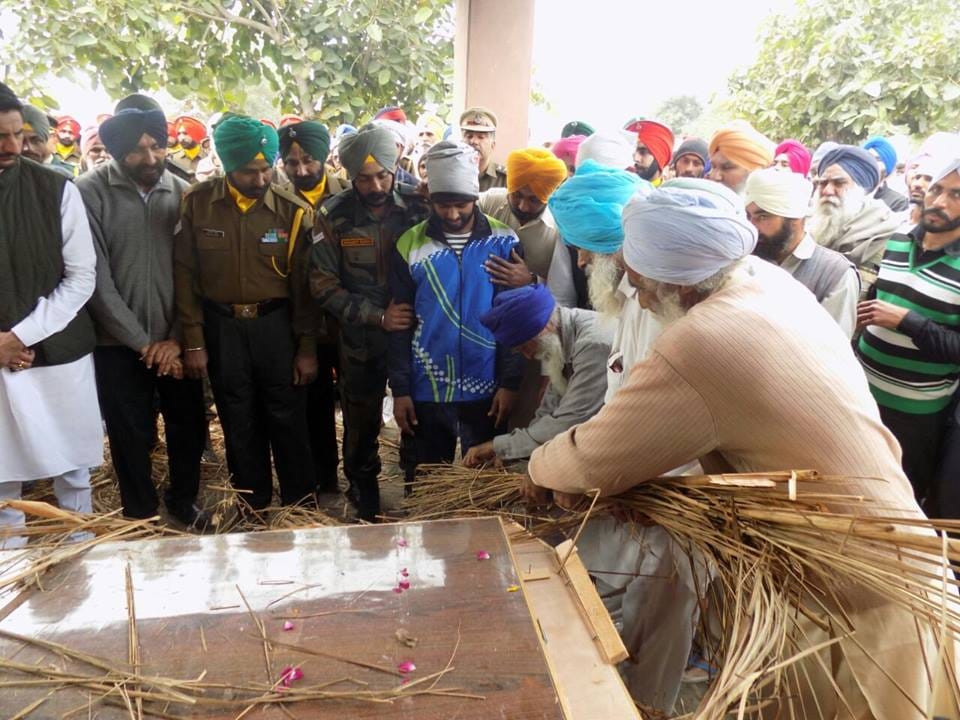 indian army jawan manjinder singh funeral, killed in kulgam encounter