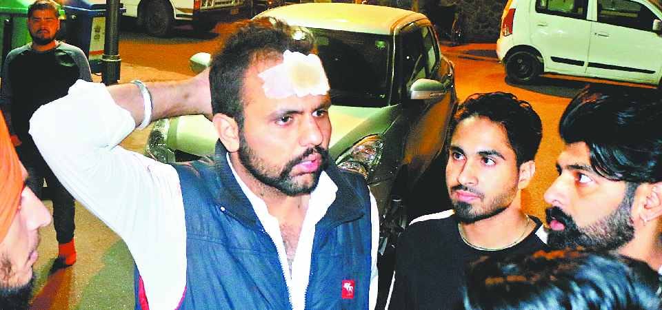 clash in nsui two groups in star night at punjab univeristy