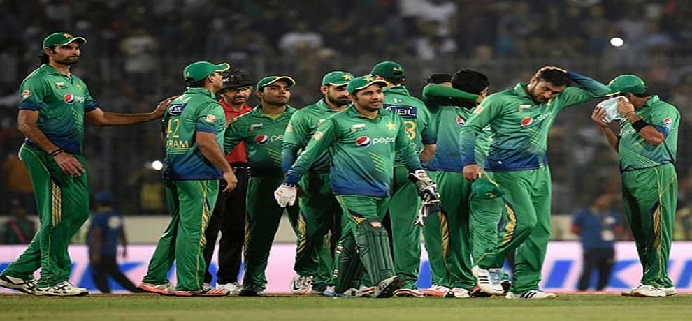 mohammad hafeez bar from bowling in international matches by icc