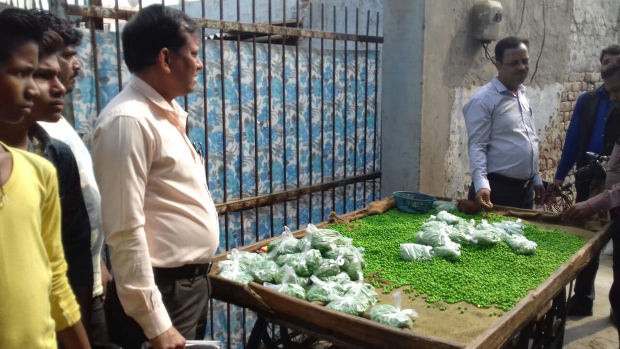 chemically coated pea caught in agra