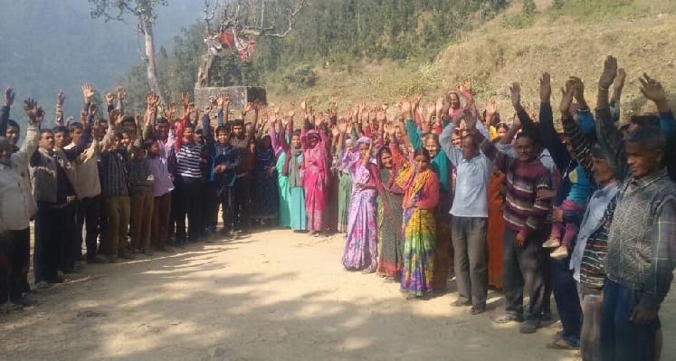 Villagers protested against crushers to encroach on Tahsildar