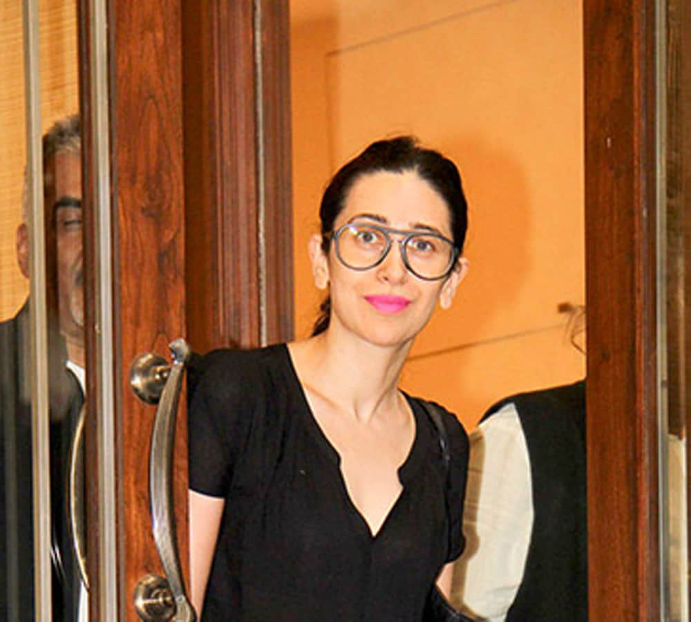 Karisma Kapoor Visited A Jewellery Store the reason is marriage