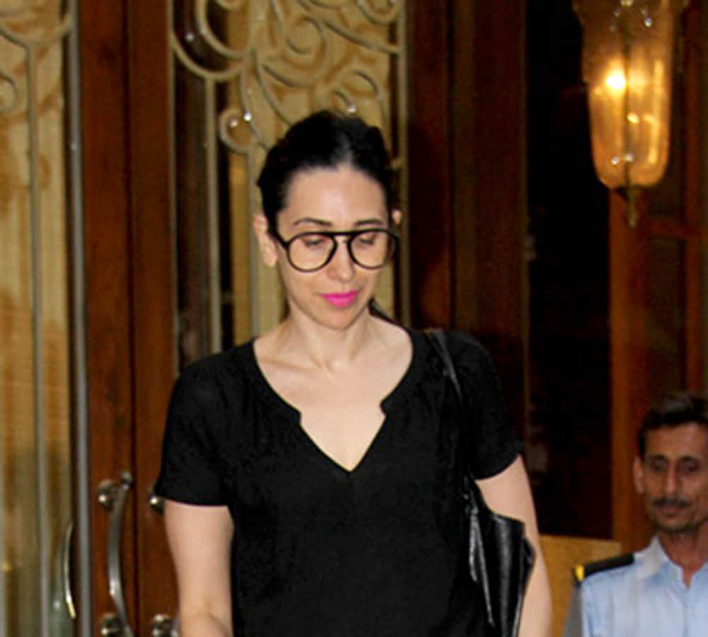 Karisma Kapoor Visited A Jewellery Store the reason is marriage