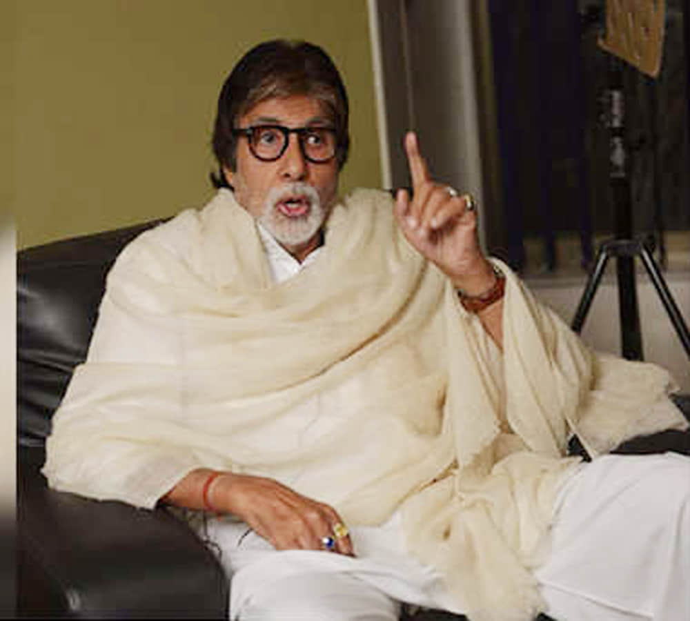 amitabh bachchan says on his car accident in kolkata