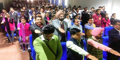 Thousands of people swear oath to save daughters