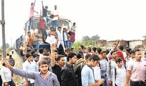 Protest against 'Padmavati' release, stop Saranath Express