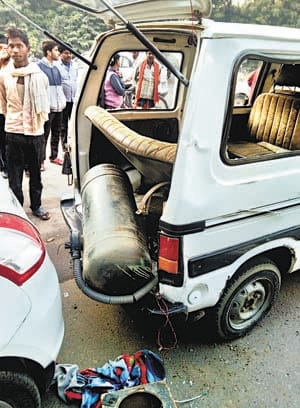 Speeding car hits a school van, five students and driver injured