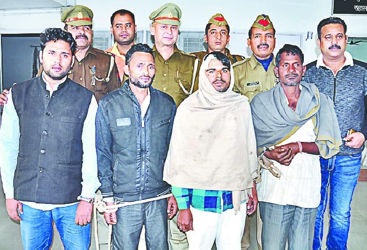 Four arrested with smack of 11 lakhs