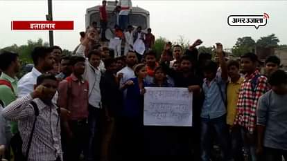 Protest against 'Padmavati' in UP too. 