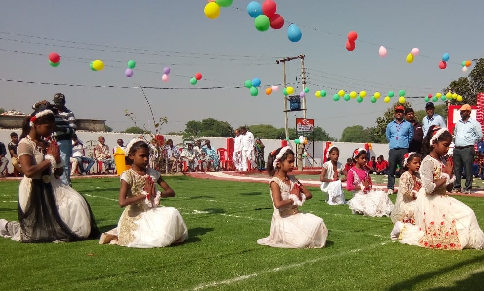 झूमे बच्चे, खेलकूद में बढ़चढ़ कर हिस्सा लिया