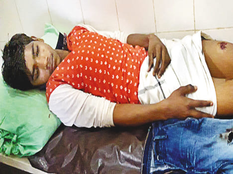 घायल छात्र