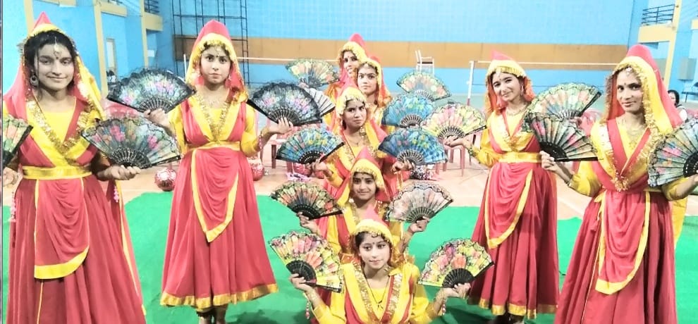 शास्त्रीय गायन में कुमारी अंजना प्रथम