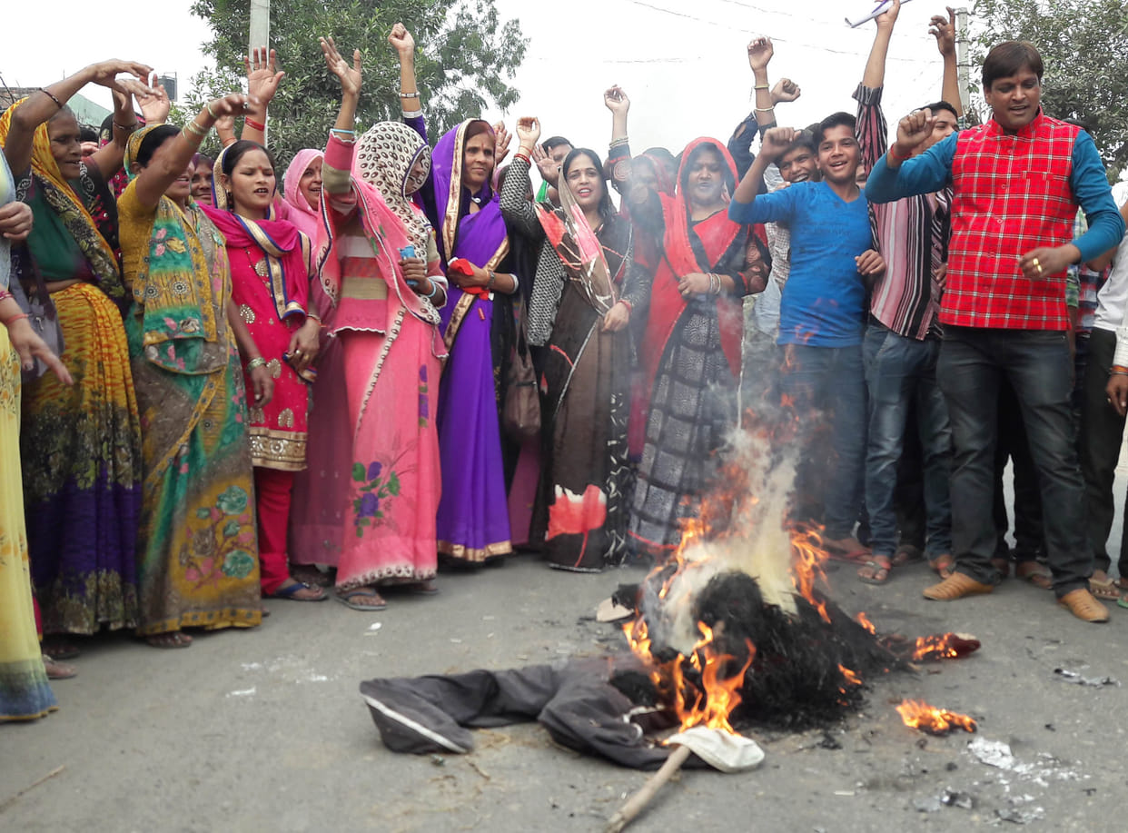 padmawati film ka virodh tej. funka putla