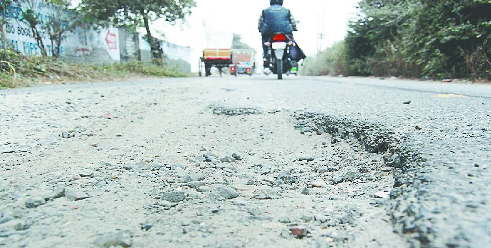 Letter written to the government against Hardoi and Pratapgarh PWD Engineers