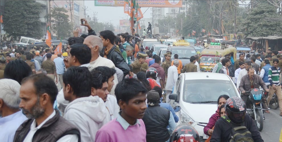 Chief Minister goes to the city, officers handling the system