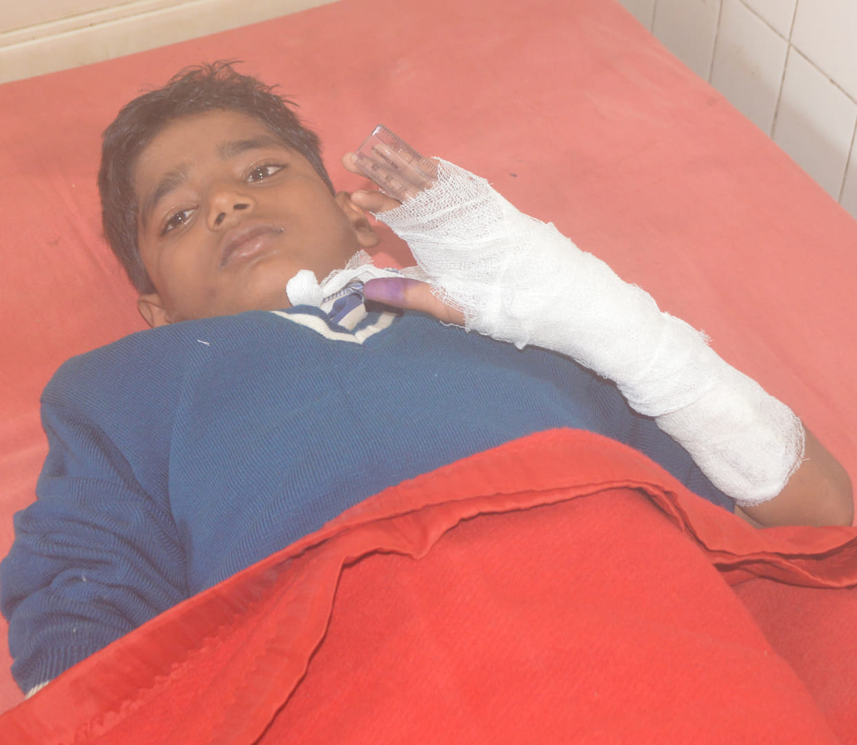 truck&school bus accident, 7 injured