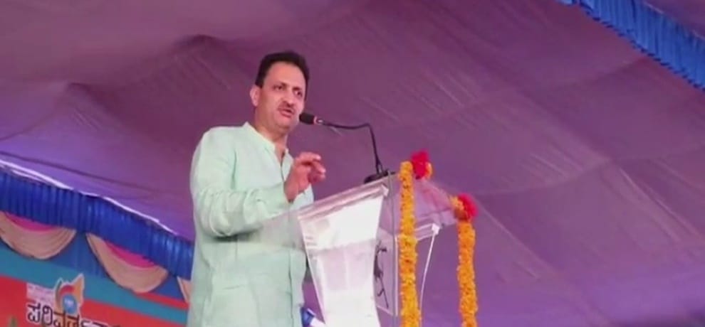 Union Minister Hegde, surrounded by controversies by seculating the secularists