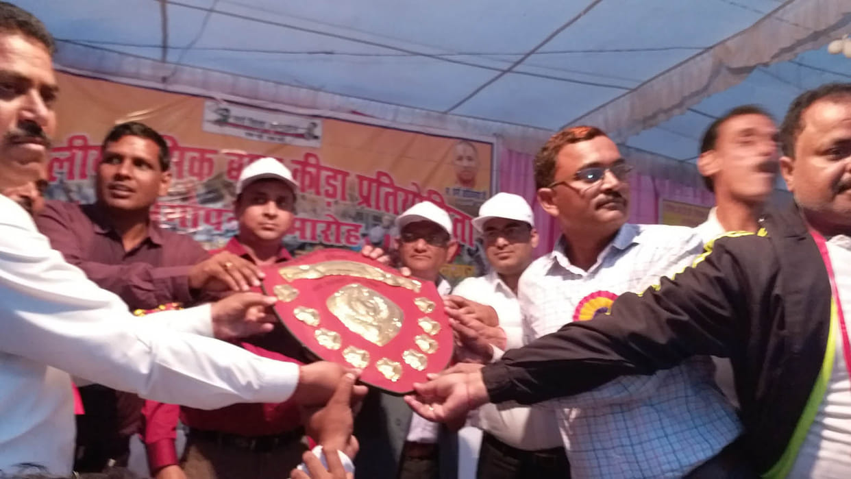 Kushi Nagar in singles, Deoria champions in team match
