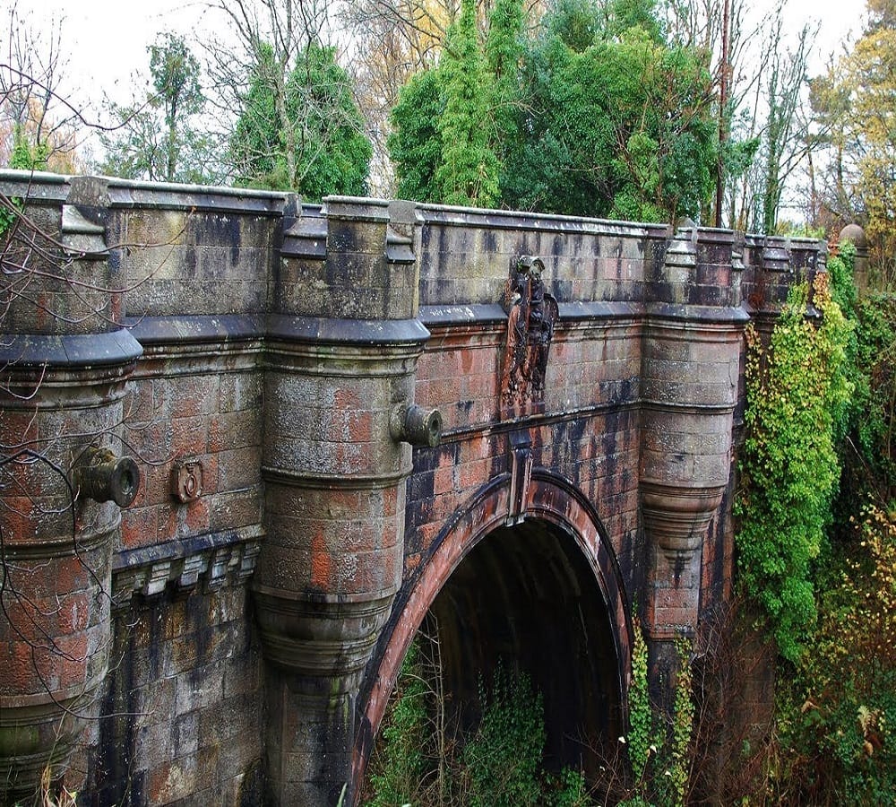 This bridge known as Dogs suicide point