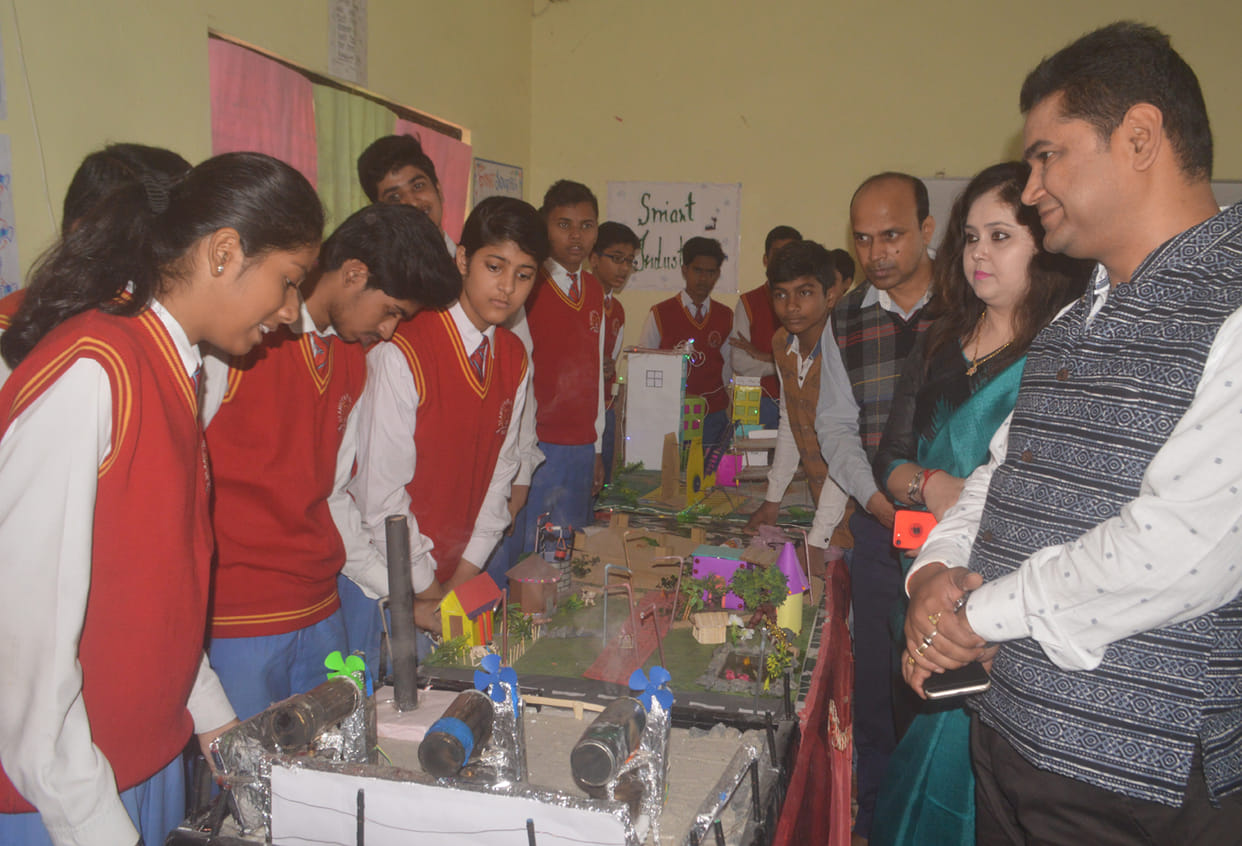 students show scientific model