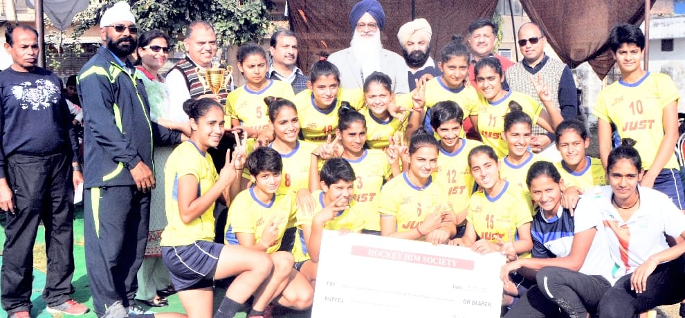 hisar team won hockey gold cup in paonta sahib