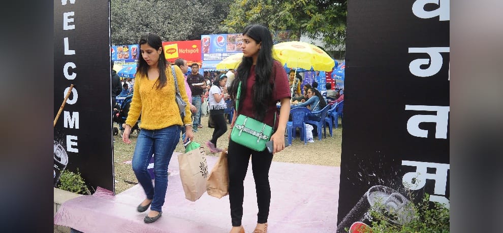 view pics of the first day of international trade fair