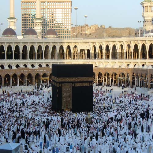 this is why do muslims face west direction when praying