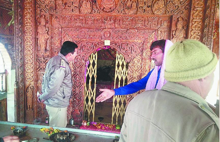 जालपा देवी मंदिर में ताला तोड़ चोरों ने मां का हार चुराया