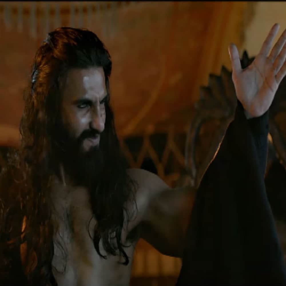 deepika is threatened by protesters for the film padmavati