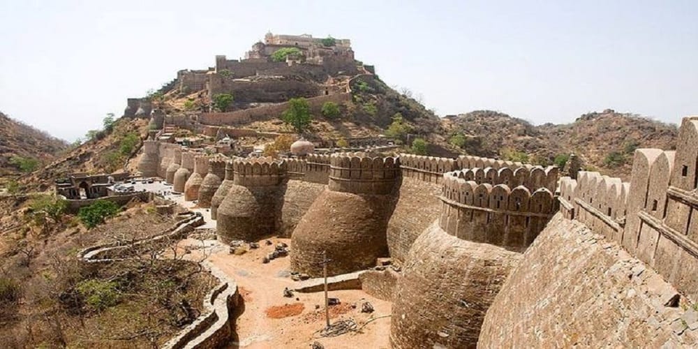 rajput community marched towards historical kumbhalgarh fort to protest against padmavati