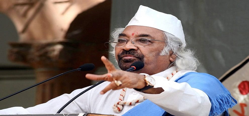 Sam Pitroda back to campaigning for Congress in Gujarat rahul gandhi and manmohan singh