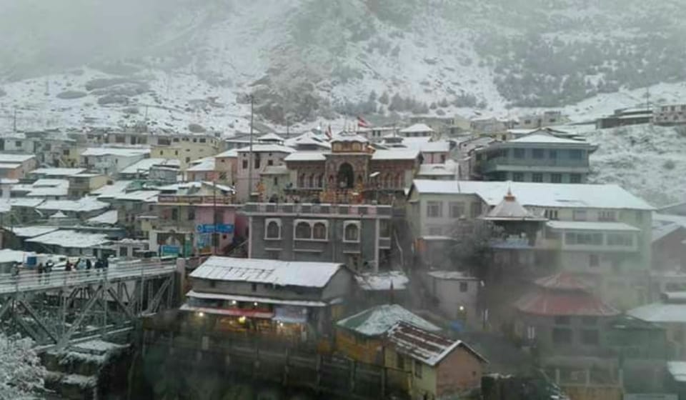 Snowfall in badrinath or hemkund sahib