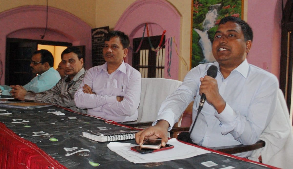 मतदान कार्मिकों को प्रशिक्षण 0