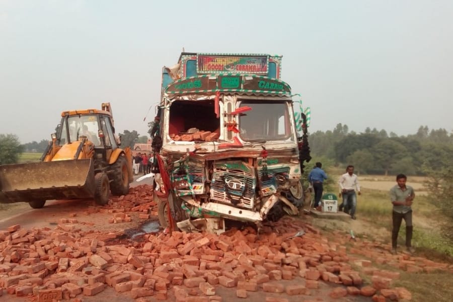 accident in sataon in raebareli.