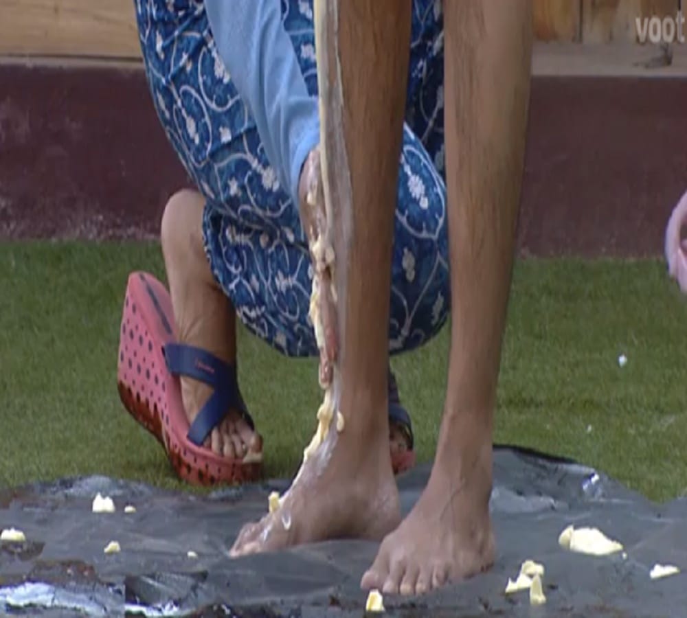arshi khan buttered hiten on saying sunny leone in bigg boss 11