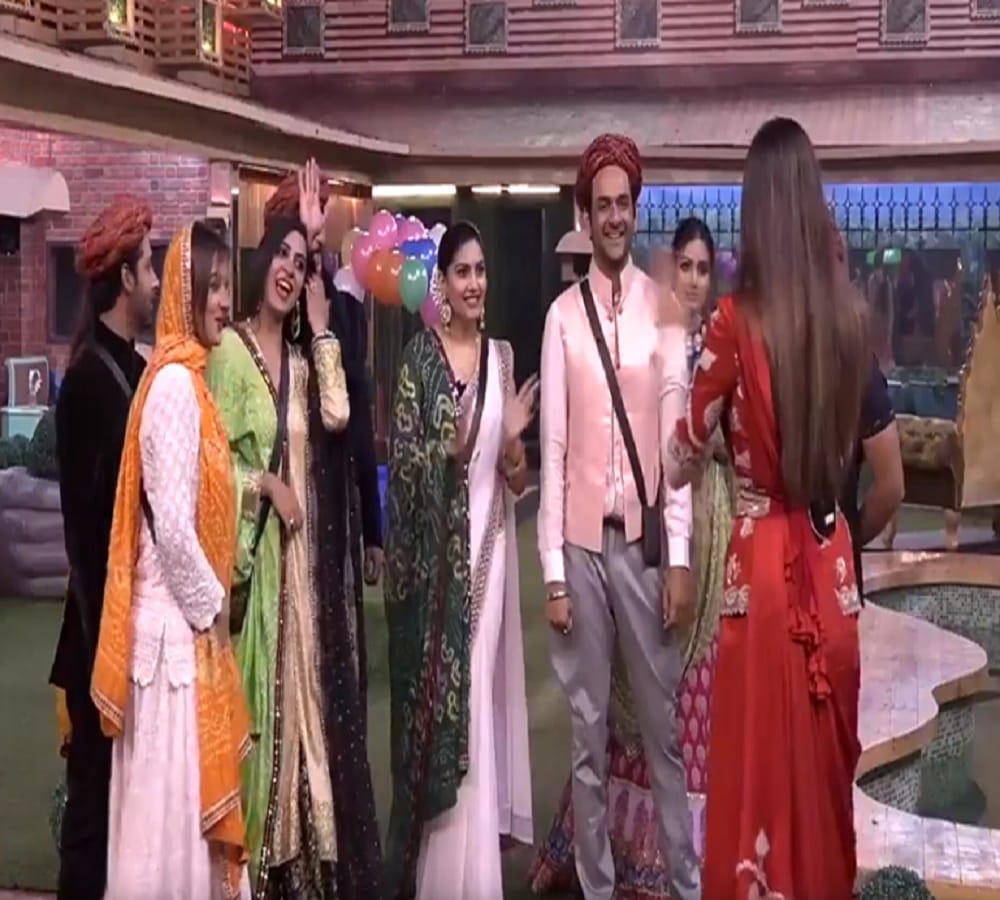  benafsha soonawala is evicted from the bigg boss 11 in weekend ka vaar