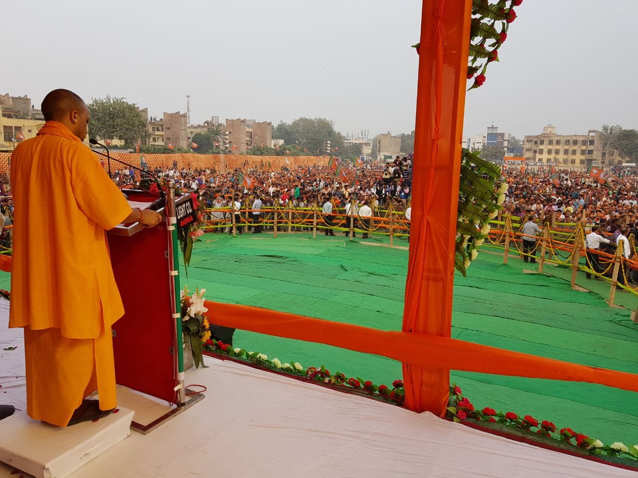 cm yogi in agra presented agra development model