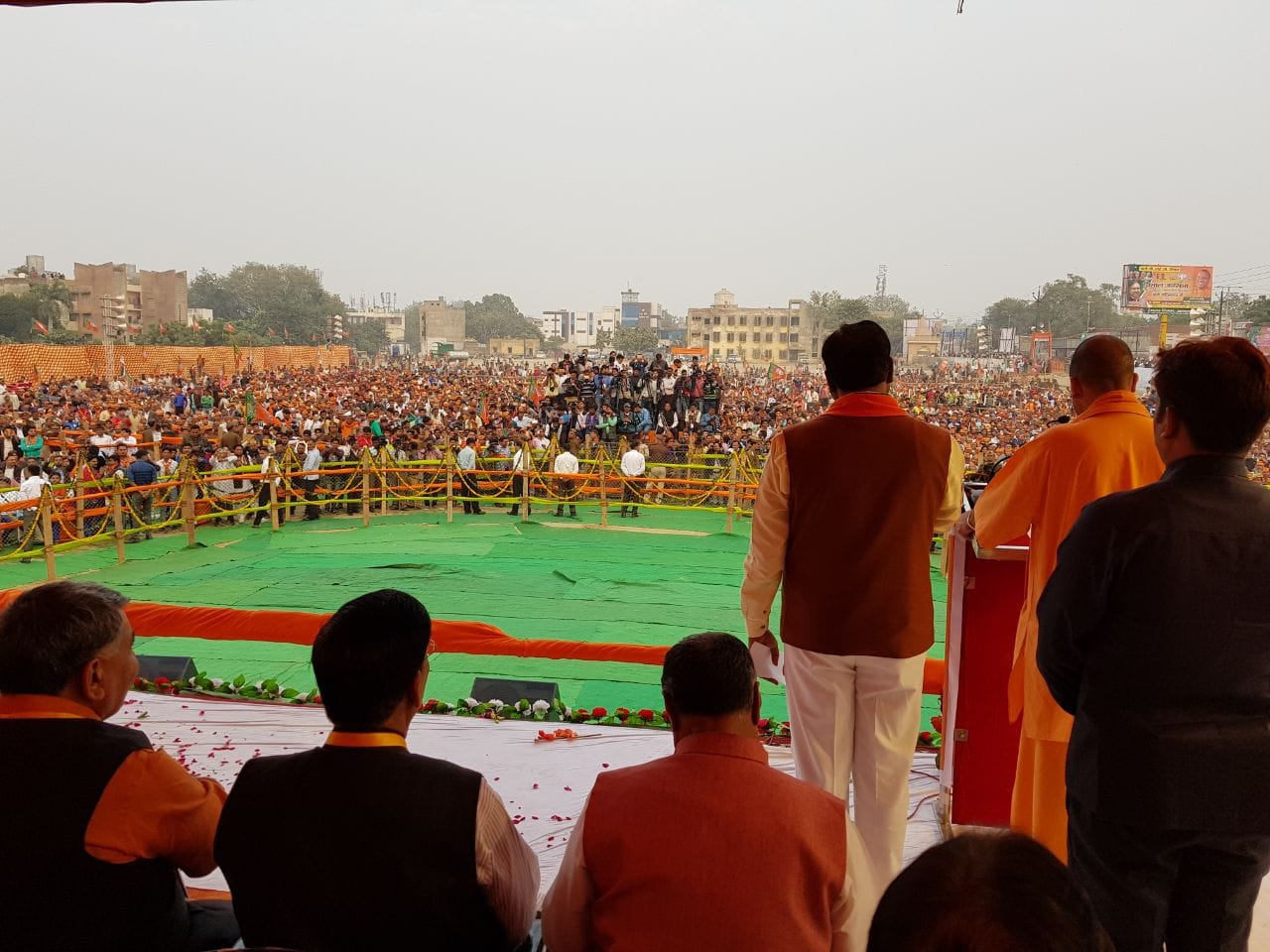 cm yogi in agra presented agra development model