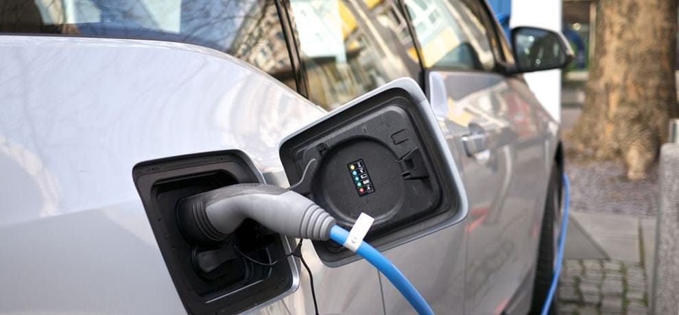 electric cars will be cheaper in four years from now, five cities will get benefit