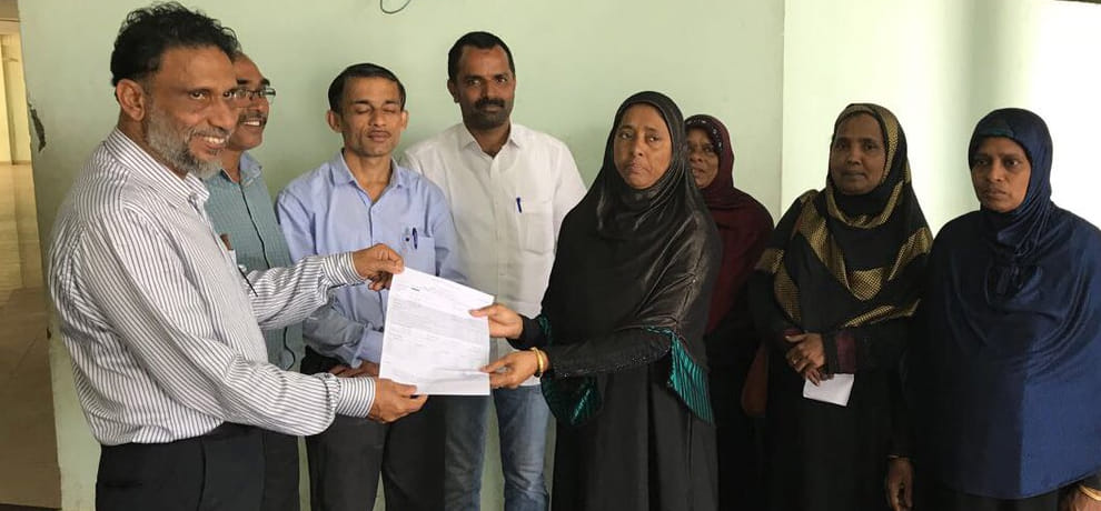 mukhtar abbass nakawi tweeted about four women who go to haz alone without male